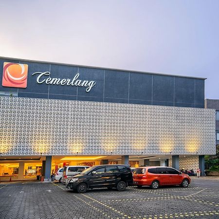 Hotel Cemerlang Бандунг Екстер'єр фото