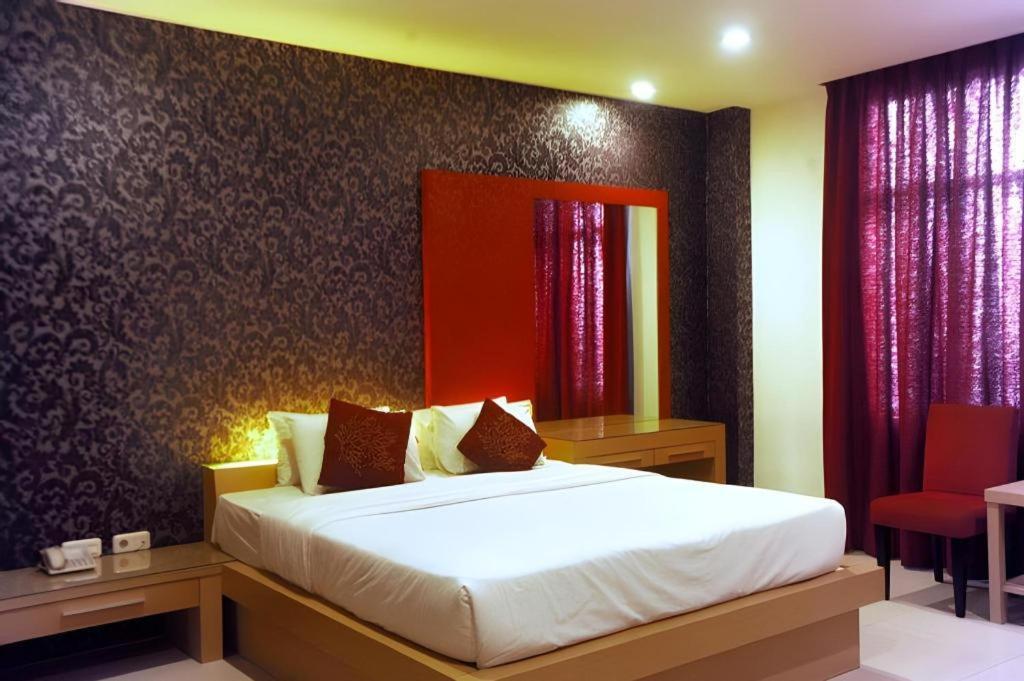 Hotel Cemerlang Бандунг Екстер'єр фото